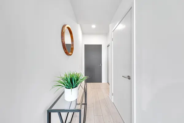 39 Mary ST W #2102, Barrie, ON L4N 1S9