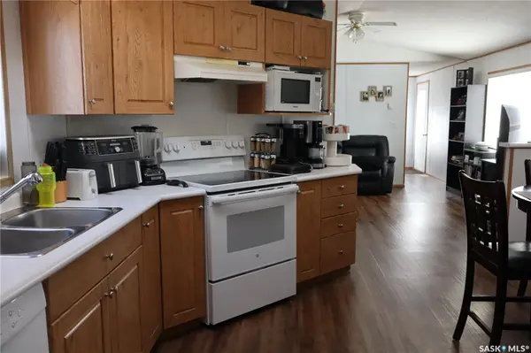 20 H AVENUE, Willow Bunch, SK S0H 4K0