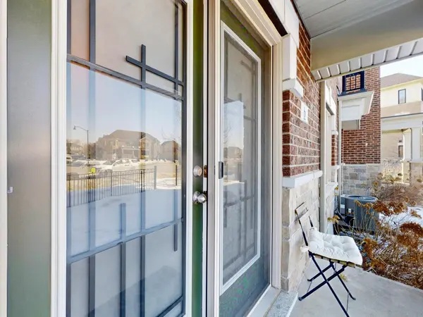 6 Oakmore LN, Brampton, ON L6Y 6H5