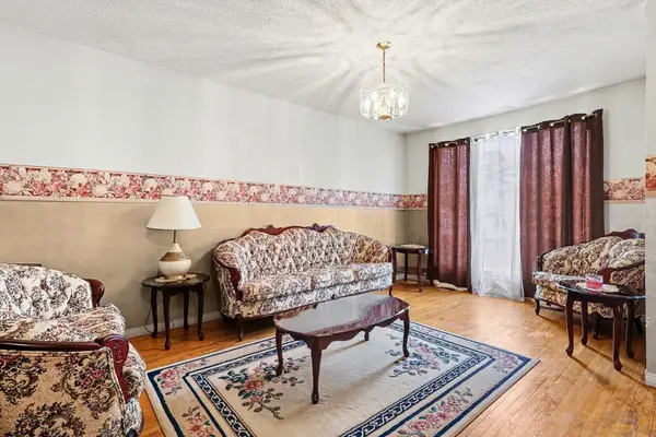 2211 St Laurent BLVD, Elmvale Acres And Area, ON K1G 1B1