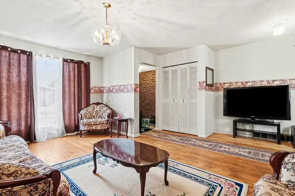 2211 St Laurent BLVD, Elmvale Acres And Area, ON K1G 1B1