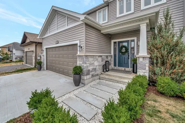 14 Cypress DR, Belleville, ON K8N 0J6