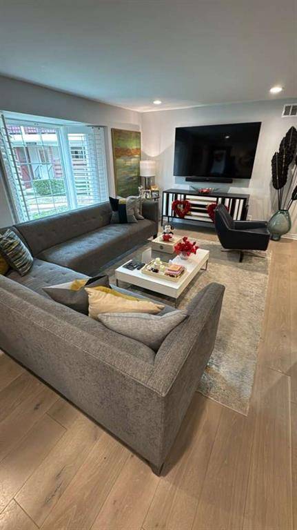 6033 Sandhurst Lane #A, Dallas, TX 75206