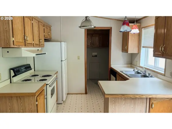 1040 NE 12TH AVE, Rockaway Beach, OR 97136