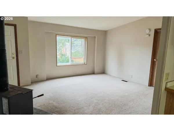 1040 NE 12TH AVE, Rockaway Beach, OR 97136