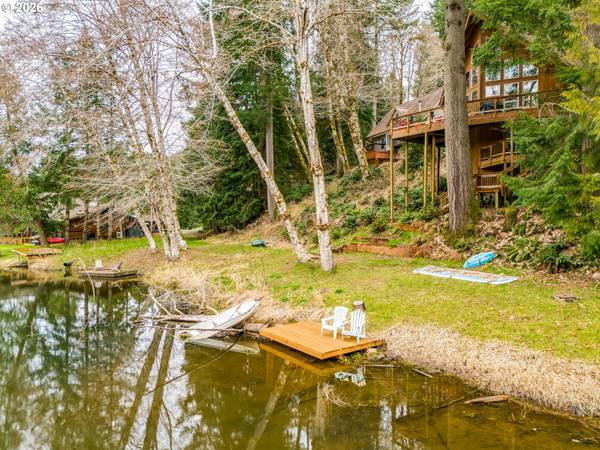 71397 FISHHAWK RD, Clatskanie, OR 97016