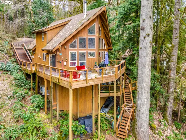 71397 FISHHAWK RD, Clatskanie, OR 97016