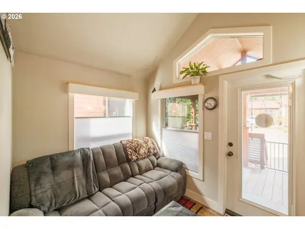 8372 SE ENCHANTED WAY #204, Turner, OR 97392