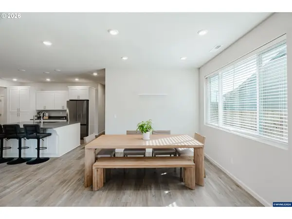 210 WALNUT ST, Mt Angel, OR 97362