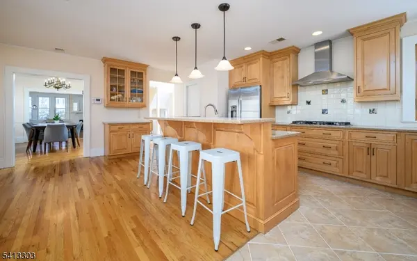 29 S Mountain Rd, Millburn Twp., NJ 07041