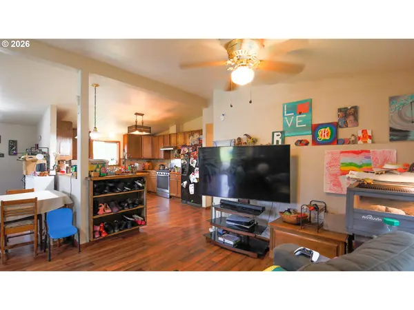 62150 Olive Barber, Coos Bay, OR 97420