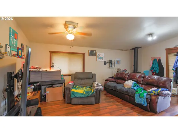 62150 Olive Barber, Coos Bay, OR 97420