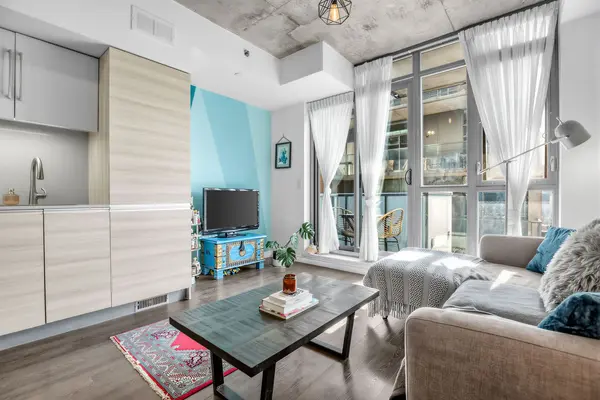 8 Gladstone AVE #412, Toronto C01, ON M6J 0B3