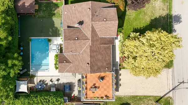 912 Boothman AVE, Burlington, ON L7T 1P4