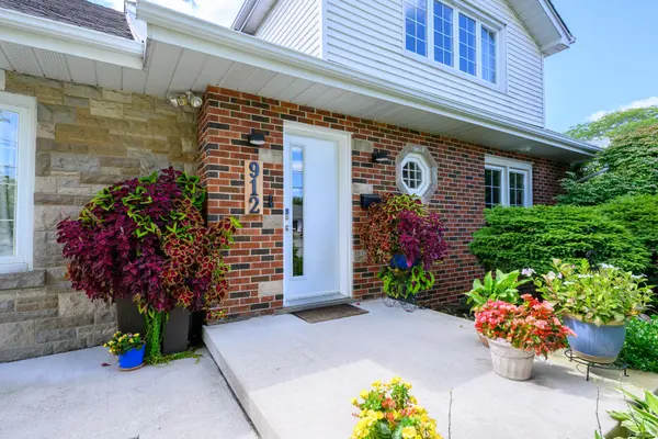 912 Boothman AVE, Burlington, ON L7T 1P4