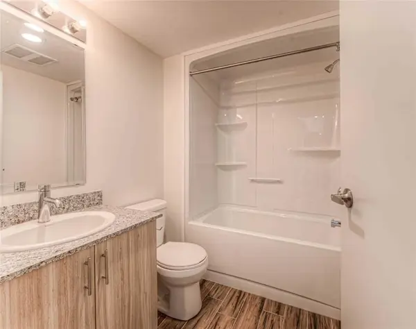 275 Larch ST #F301, Waterloo, ON N2J 3R2