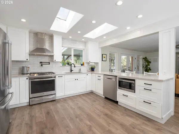 12735 SW 22ND AVE, Lake Oswego, OR 97034