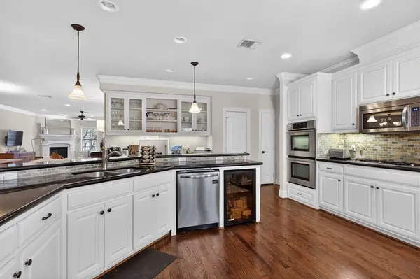 5801 Hillcrest Avenue #06, University Park, TX 75205