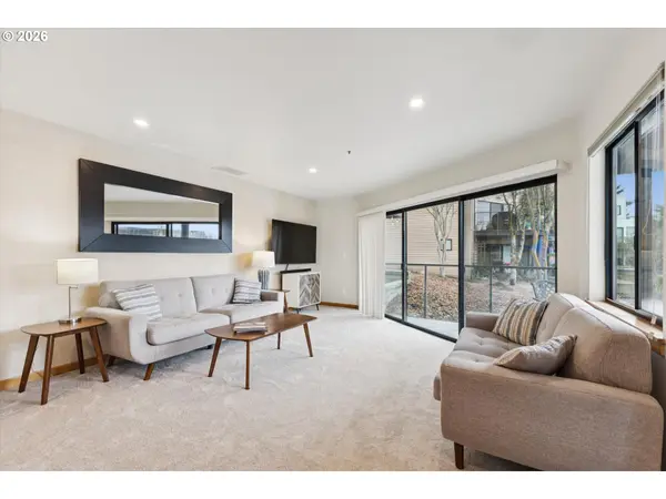 Portland, OR 97209,620 NW NAITO PKWY #B7