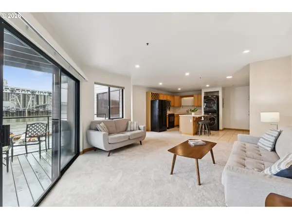 620 NW NAITO PKWY #B7, Portland, OR 97209