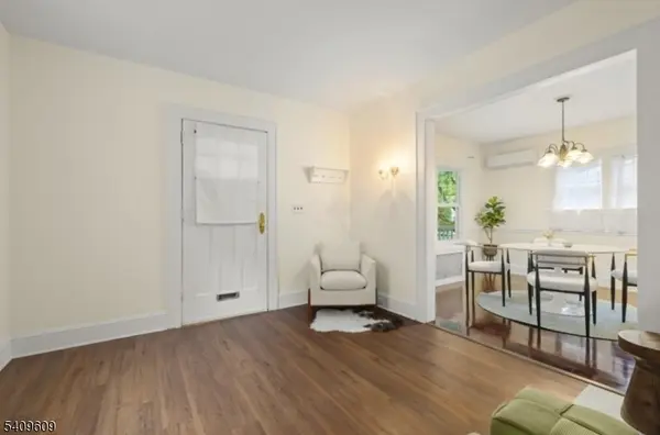 72 Meadowbrook Rd, Millburn Twp., NJ 07078