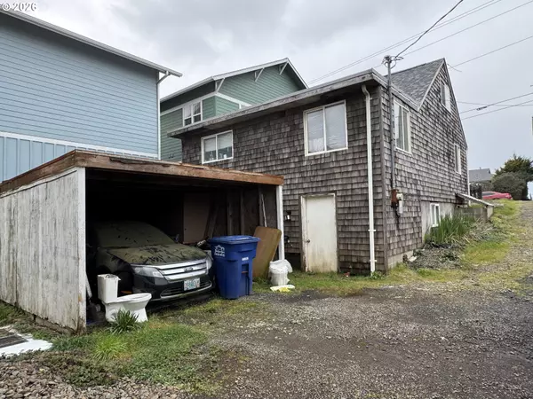 Newport, OR 97365,714 NW COAST ST