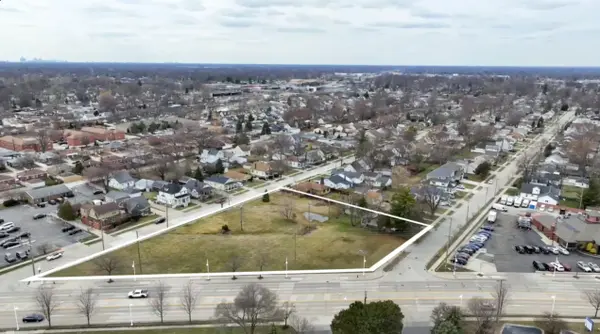 24101 Jefferson AVE, St Clair Shores, MI 48080