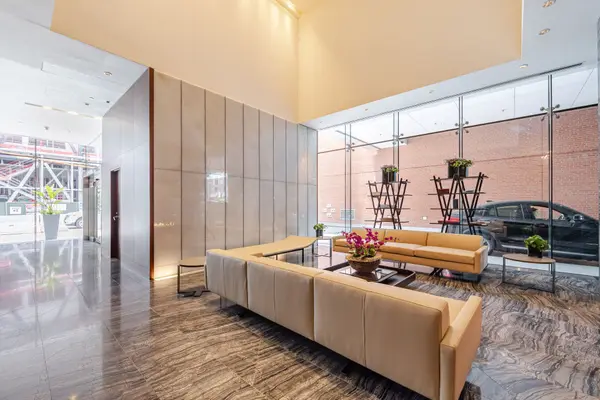 180 University AVE #2705, Toronto C01, ON M5H 0A2