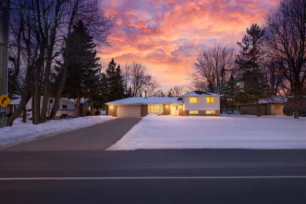 66 Lakeland CRES, Richmond Hill, ON L4E 2Z9