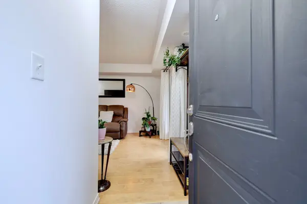 2504 Post RD #19, Oakville, ON L6H 0K1