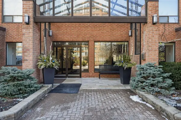 1270 Maple Crossing BLVD #208, Burlington, ON L7S 2J3