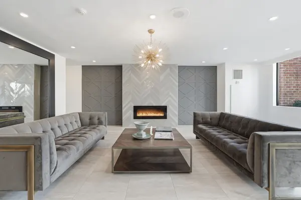 1270 Maple Crossing BLVD #208, Burlington, ON L7S 2J3