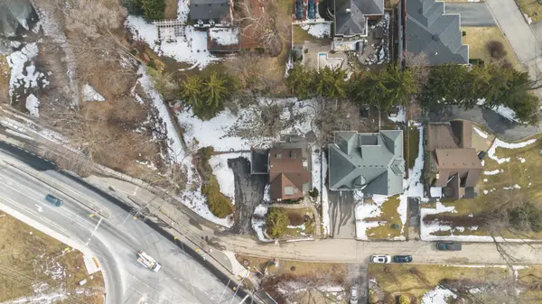 1064 Mohawk RD, Burlington, ON L7T 3M6