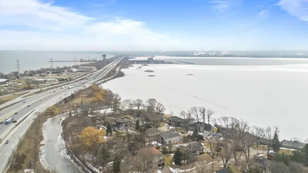 1064 Mohawk RD, Burlington, ON L7T 3M6