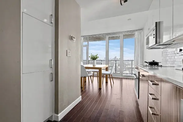 201 Parkdale AVE #807, West Centre Town, ON K1Y 1E8