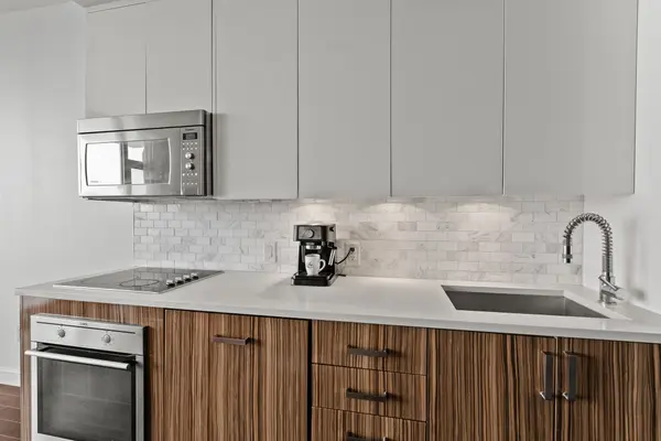 201 Parkdale AVE #807, West Centre Town, ON K1Y 1E8