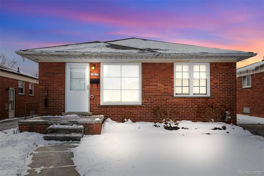 15219 University ST, Allen Park, MI 48101