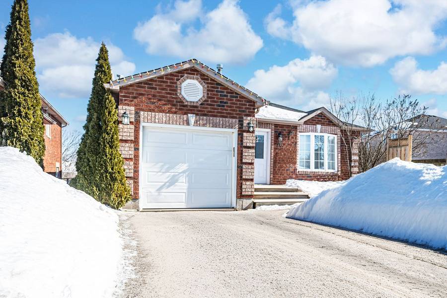 76 Stanley ST, Barrie, ON L4M 6V5