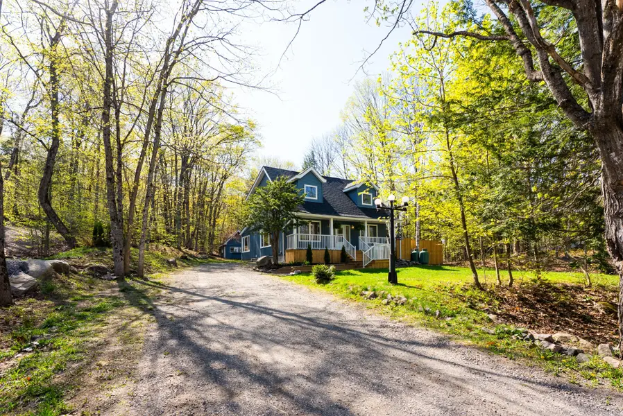 21 Todholm DR, Muskoka Lakes, ON P0B 1J0