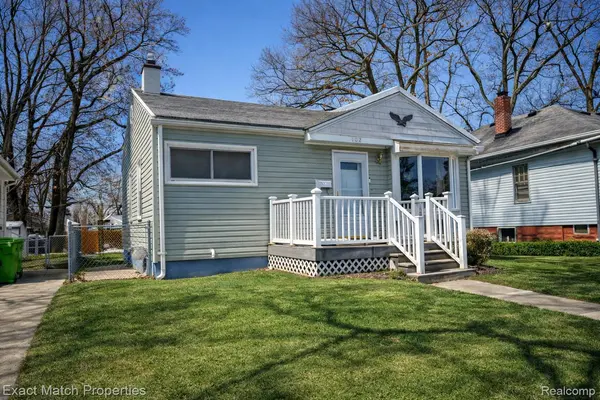 102 E Cornell AVE, Pontiac, MI 48340