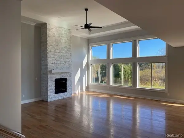 6833 John R RD, Troy, MI 48085