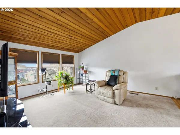 162 TARA ST, Milton Freewater, OR 97862