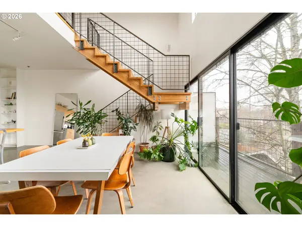 2373 SE 44TH AVE #302, Portland, OR 97215