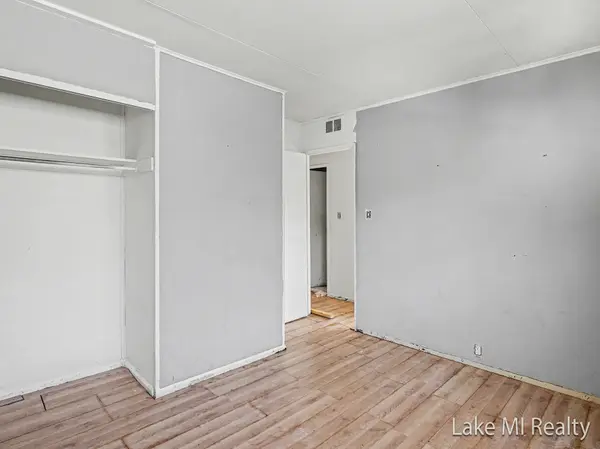 38 W Coolidge AVE W, Bedford Twp, MI 49037