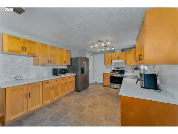 555 66TH ST, Springfield, OR 97478