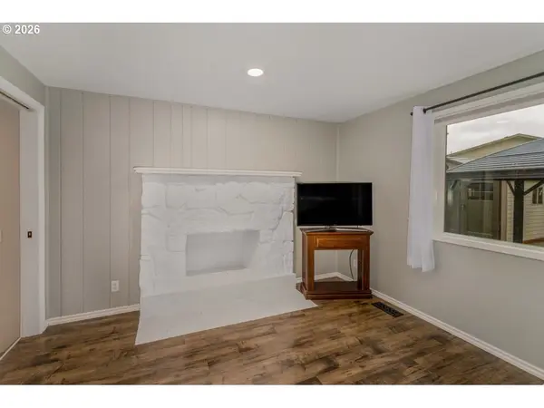 555 66TH ST, Springfield, OR 97478