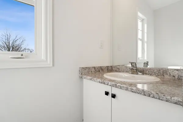 15 Ravenscraig PL, Innisfil, ON L0L 1L0