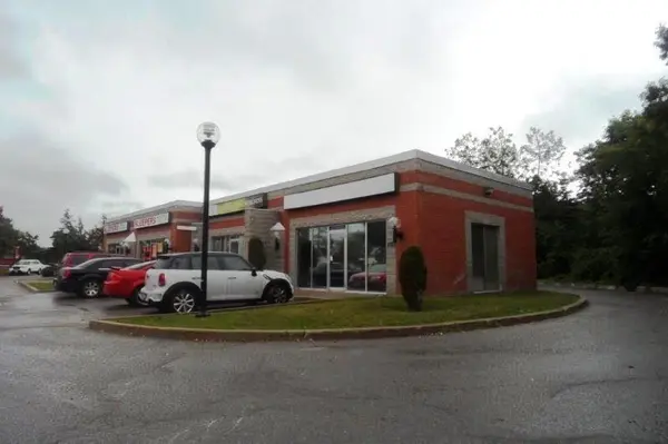 74 CEDAR POINTE DR #1017, Barrie, ON L4N 5R7