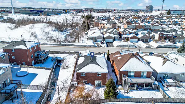 76 Stanley ST, Barrie, ON L4M 6V5