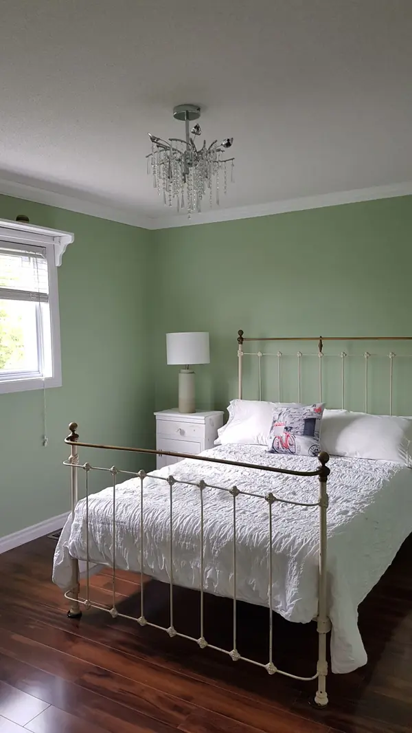 76 Stanley ST, Barrie, ON L4M 6V5